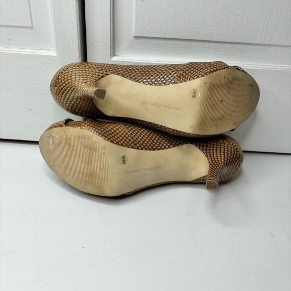 ARTURO CHIANG Alexis Snakeskin Leather Peep Toe Pumps Size 8.5 - Picture 11 of 11